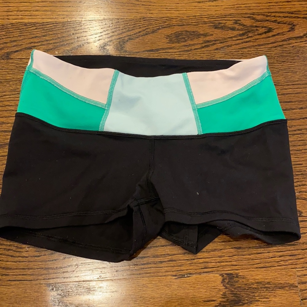 Lululemon booty shorts